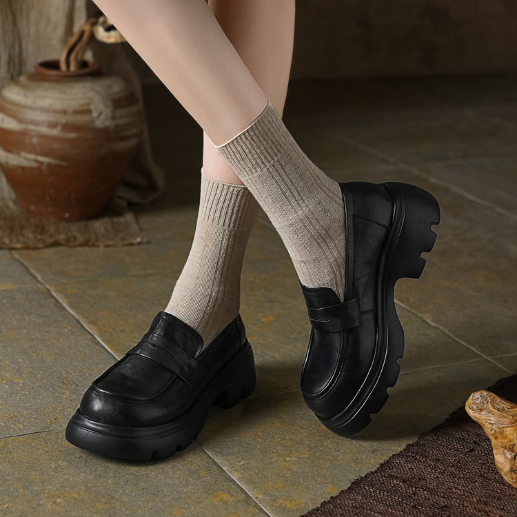 Women's Black Leather Loafers with Platform Mid Heel - Image 2