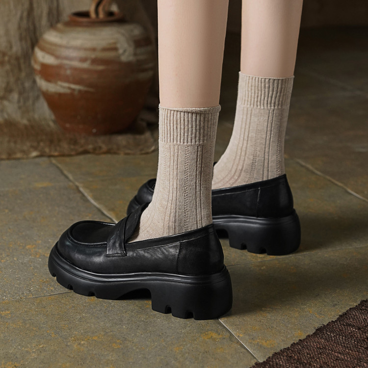 Women's Black Leather Loafers with Platform Mid Heel - Image 3