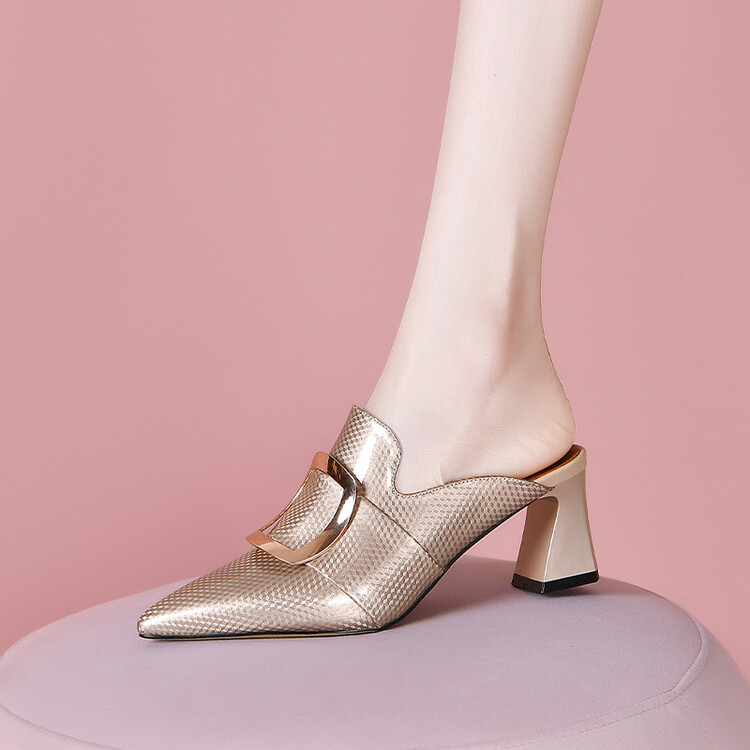 Women's Closed Toe Mid Heel Slippers in Patent Leather